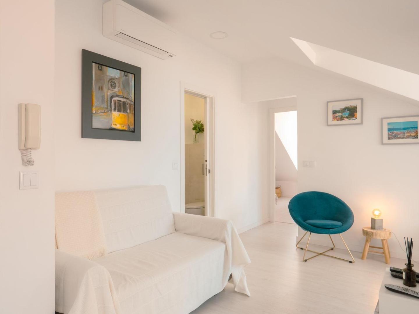 Apartment Charming 2br Steps From Castelo De S. Jorge | By Airnest