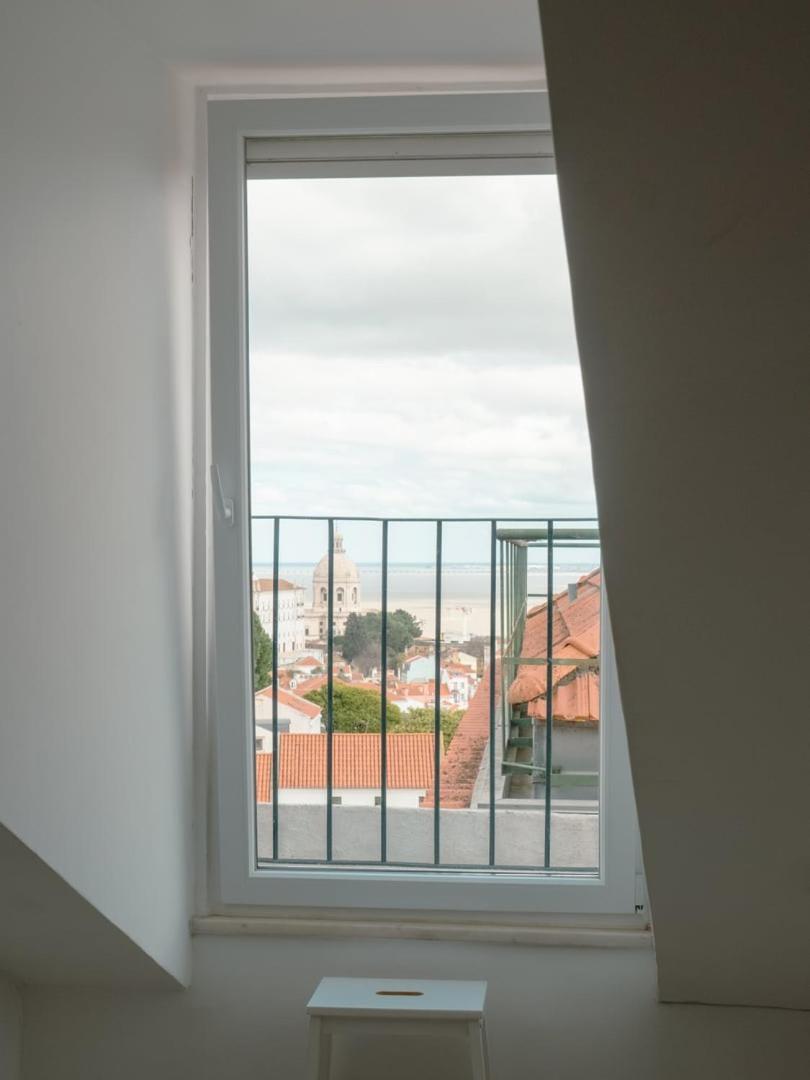 Charming 2br Steps From Castelo De S. Jorge | By Airnest Apartment *