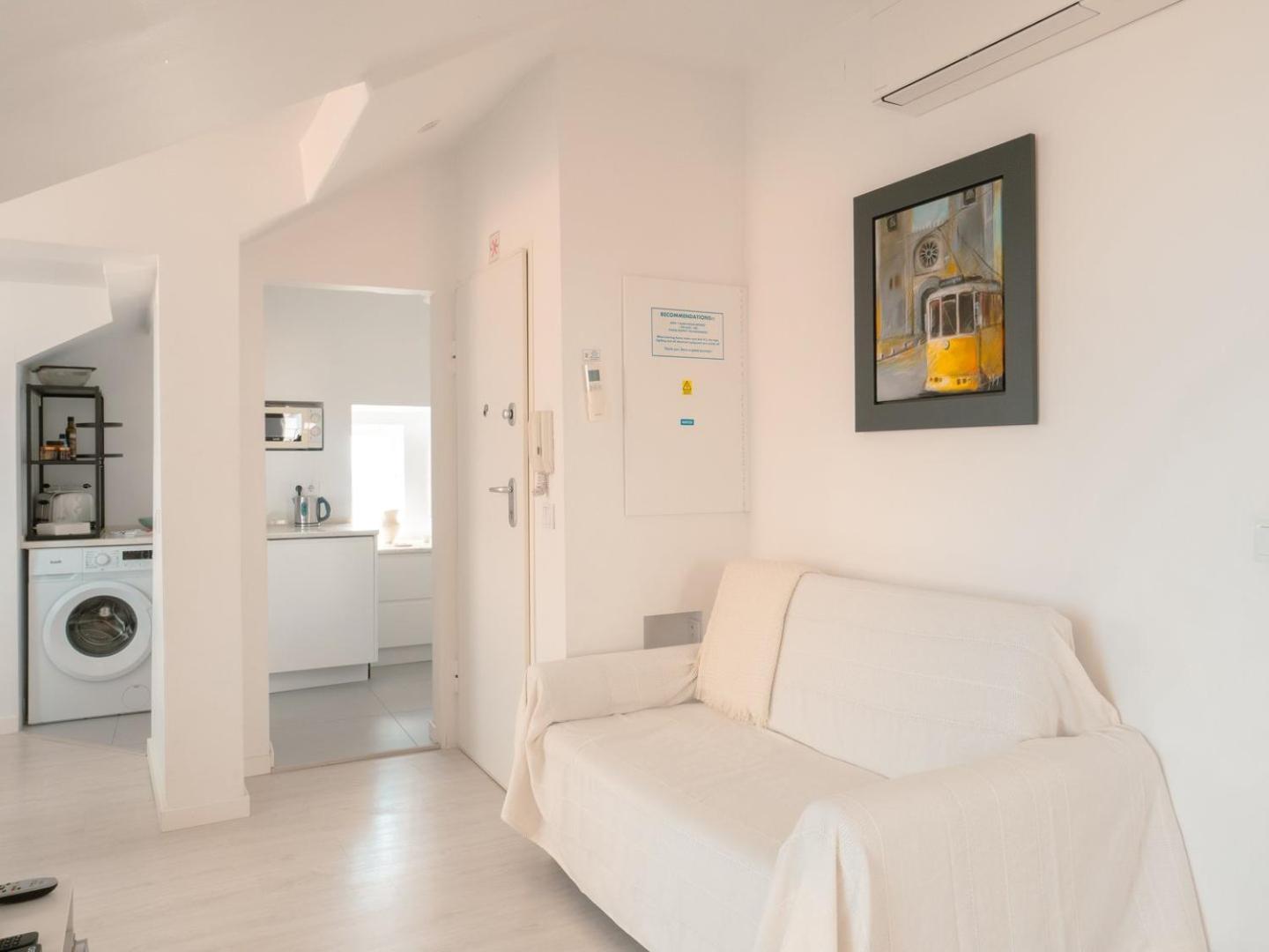 Charming 2br Steps From Castelo De S. Jorge | By Airnest Apartment Lisbon